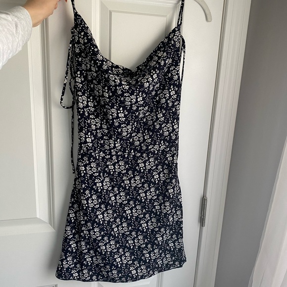 Blue Floral Open Back Dress - Picture 2 of 5